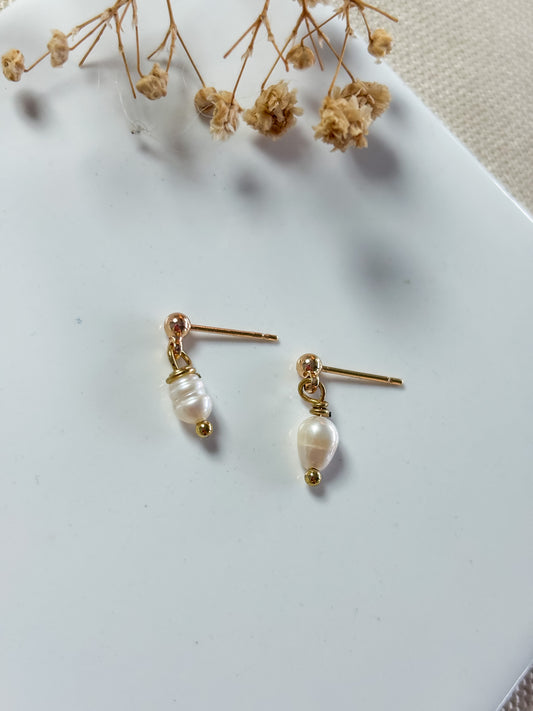 18k Gold Pearl Mini Dangles