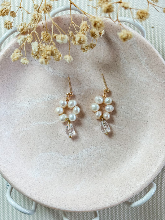 Freshwater Pearl Circle with Crystal Dangles