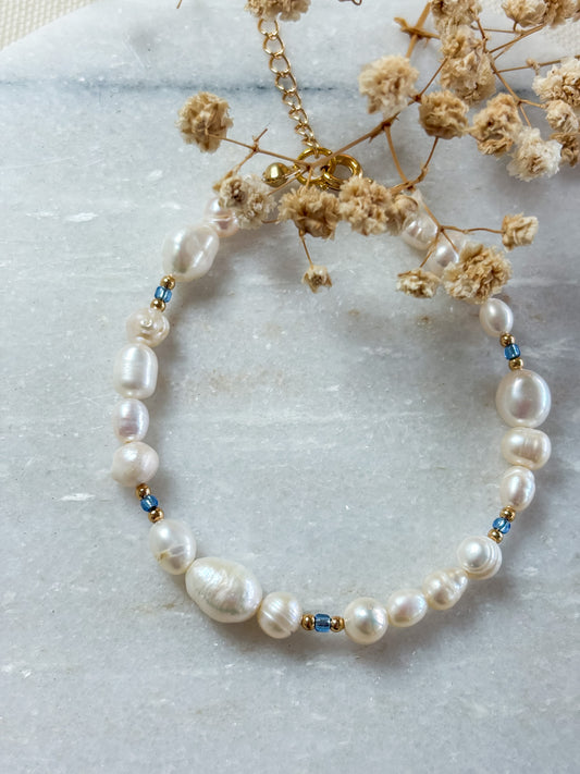 Freshwater Pearl Bracelet with Gold and Blue Beads | 18k Gold