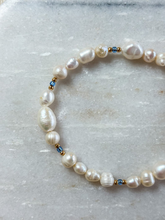 Freshwater Pearl Bracelet with Gold and Blue Beads | 18k Gold