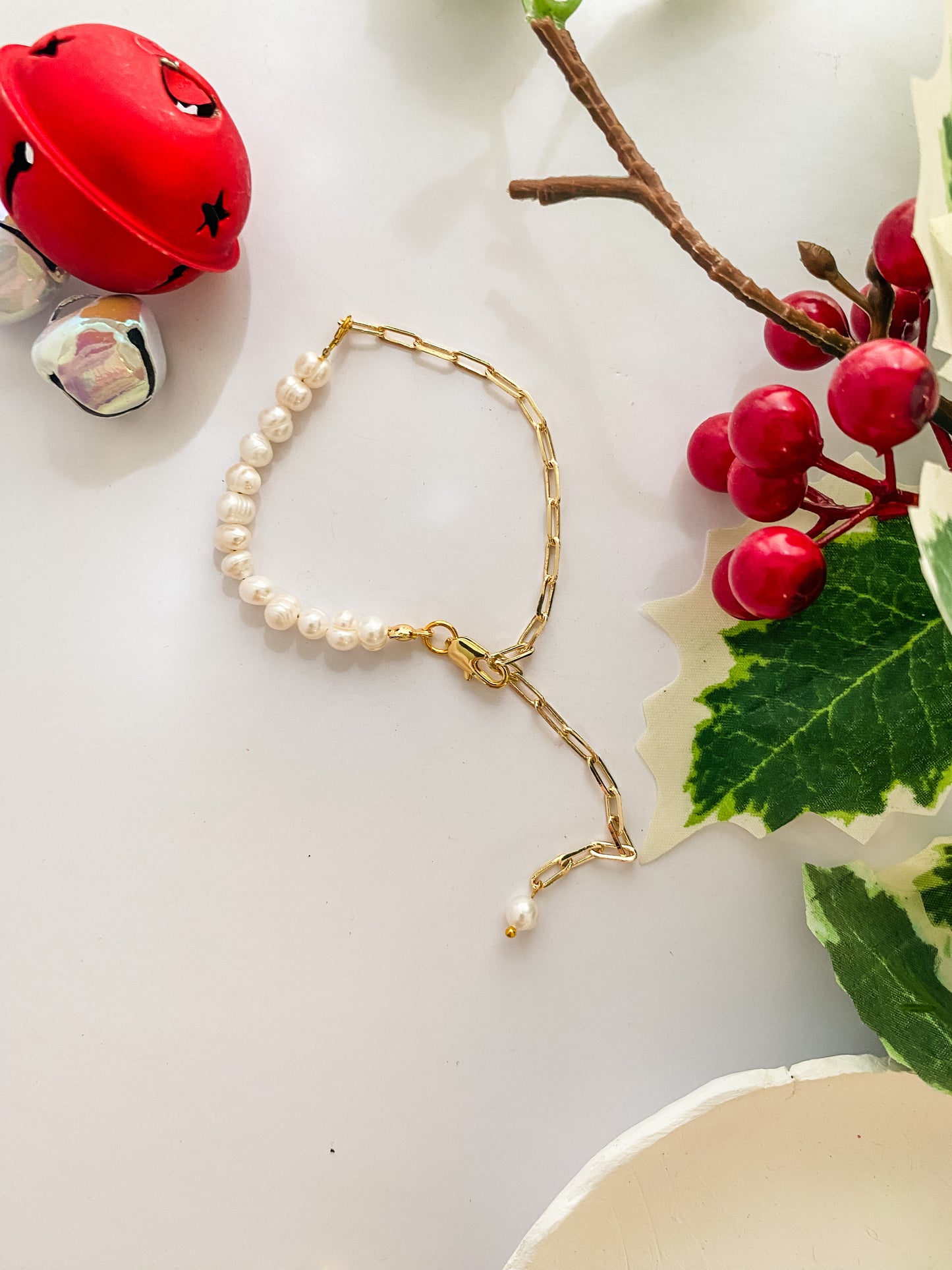 Freshwater Pearl and 18k Gold Paperclip Chain Bracelet