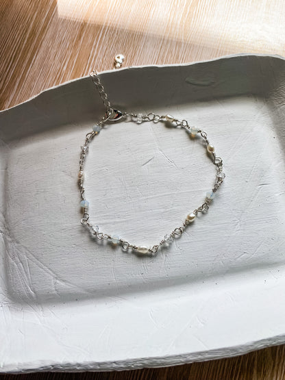 White and Clear Beaded Silver Bracelet with Freshwater Pearl